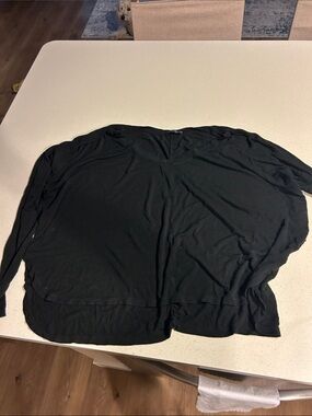 Brandy Melville Black V-Neck Long Sleeve Top